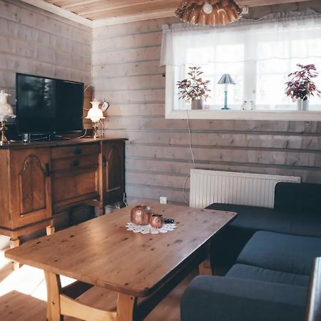 Villa Mellanstroems Stugby à Arjeplog Extérieur photo