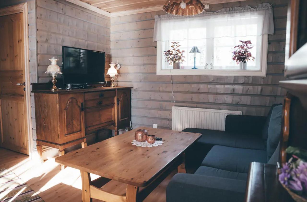 Villa Mellanstroems Stugby à Arjeplog Extérieur photo